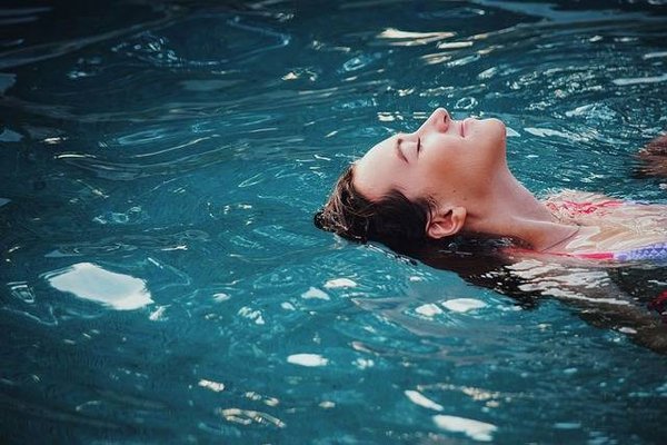Pourquoi choisir un camping avec piscine près d'un lac