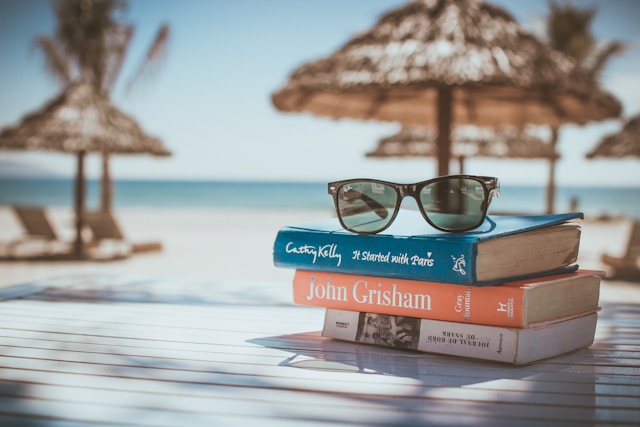 plage lunettes livres