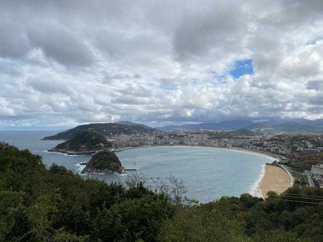 Les campings au Pays basque, parfaits pour installer une tente et profiter de la nature environnante